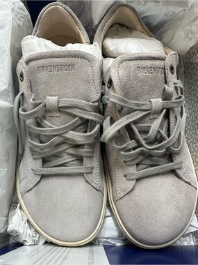 Birkenstock unisex Bend Low Light Gray Suede Lace-Up Sneakers
